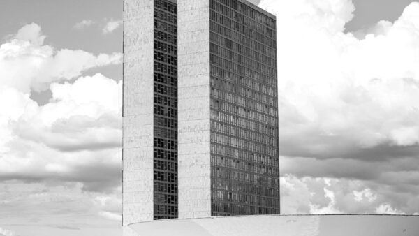 Câmara dos Deputados Abre Concurso para Policial Legislativo com Salário de R$ 21 Mil